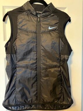 Nike Running Womens Lightweight AeroLayer Polyfill Vest